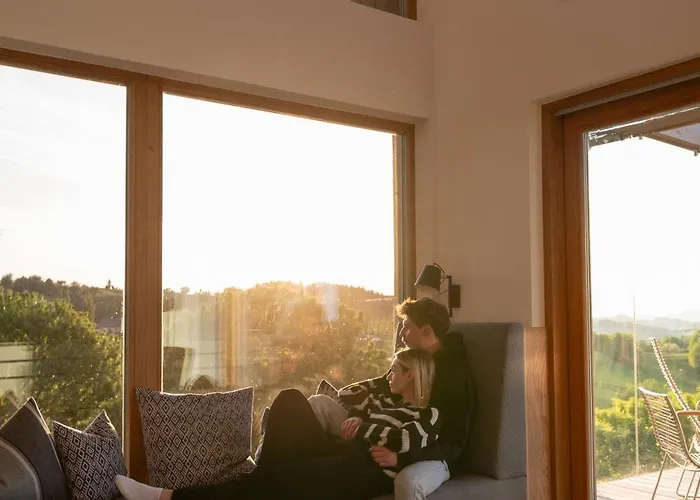 Steirerblicke - Winzerhaeuser An Der Suedsteirischen Weinstrasse * Glanz an der Weinstraße