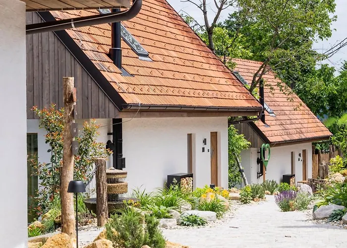 Steirerblicke - Winzerhaeuser An Der Suedsteirischen Weinstrasse *